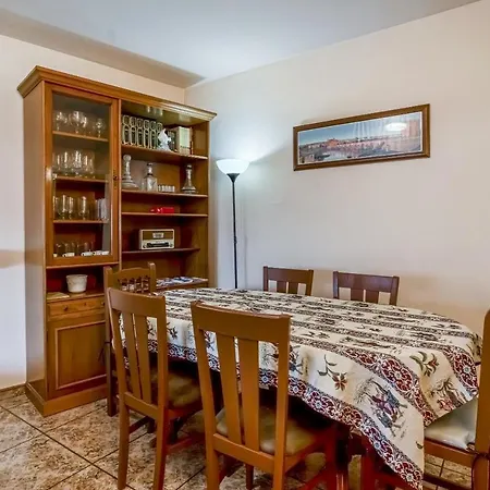 Apartment En Casco Antiguo De *