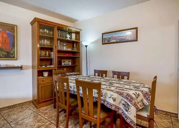 Apartman En Casco Antiguo De *